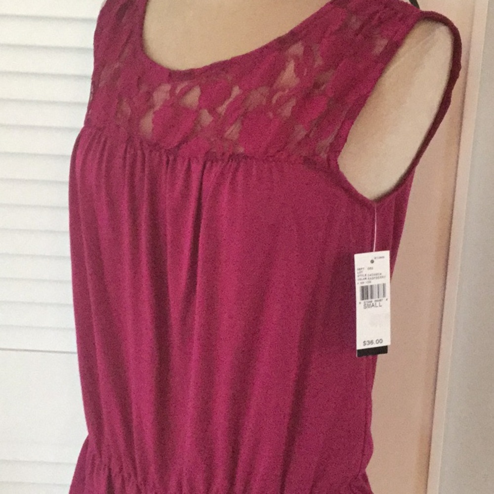 NWT Raspberry Sleeveless Lace Accent Top Size S - Picture 4 of 7